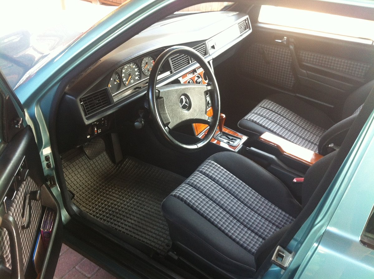 Mercedes Benz "Baby Benz" 190e