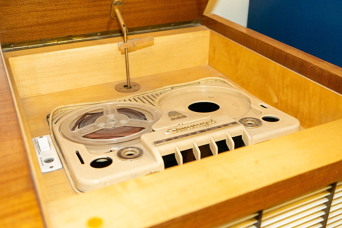 DDR Multifunktionsschrank