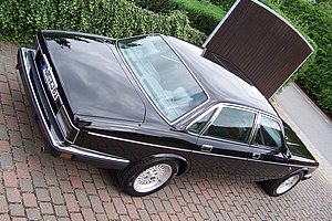 englisches Auto, Fast-Oldtimer, Jaguar XJ 81 Daimler Double Six
