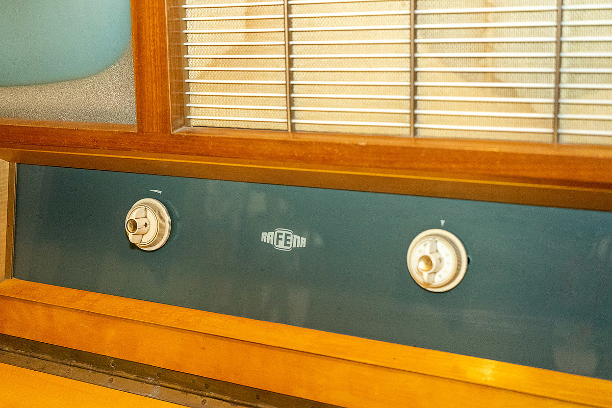 DDR Multifunktionsschrank