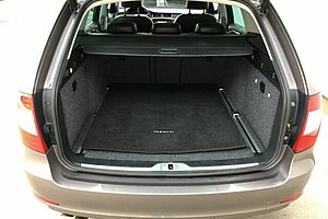 Skoda Superb Combi 2.0 TDI DSG Elegance