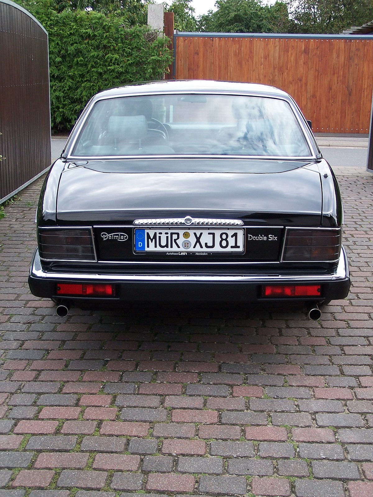 englisches Auto, Fast-Oldtimer, Jaguar XJ 81 Daimler Double Six