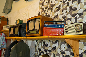 verschiedene Radios der DDR