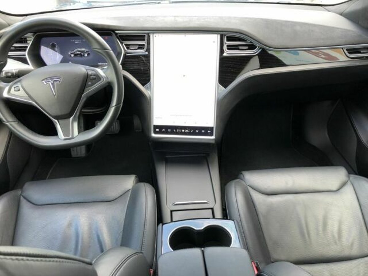 Tesla Model S 90D Allradantrieb