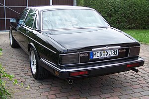 englisches Auto, Fast-Oldtimer, Jaguar XJ 81 Daimler Double Six