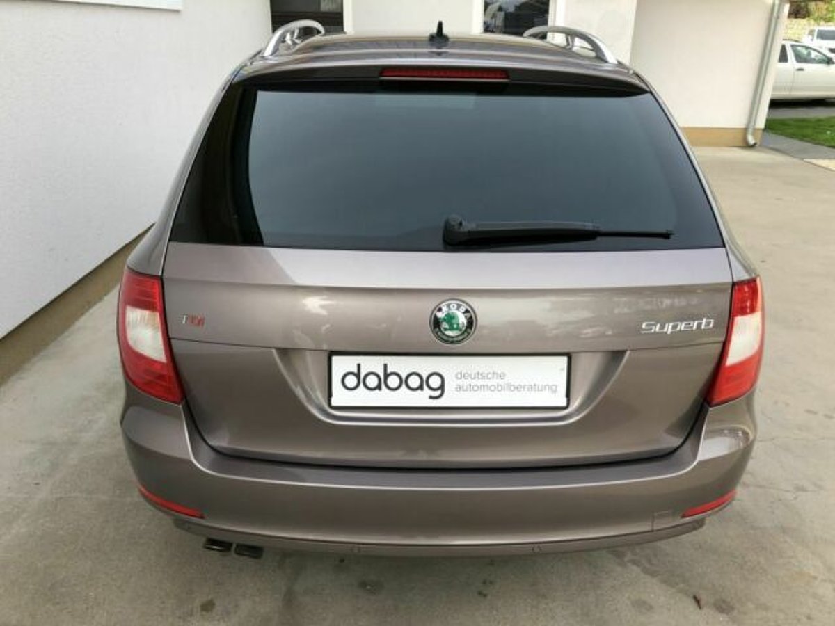 Skoda Superb Combi 2.0 TDI DSG Elegance