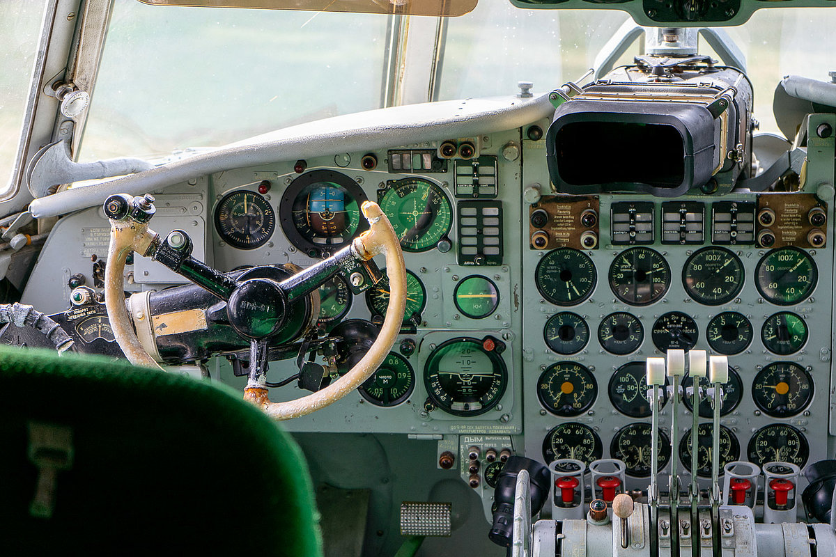 Iljuschin Il-18