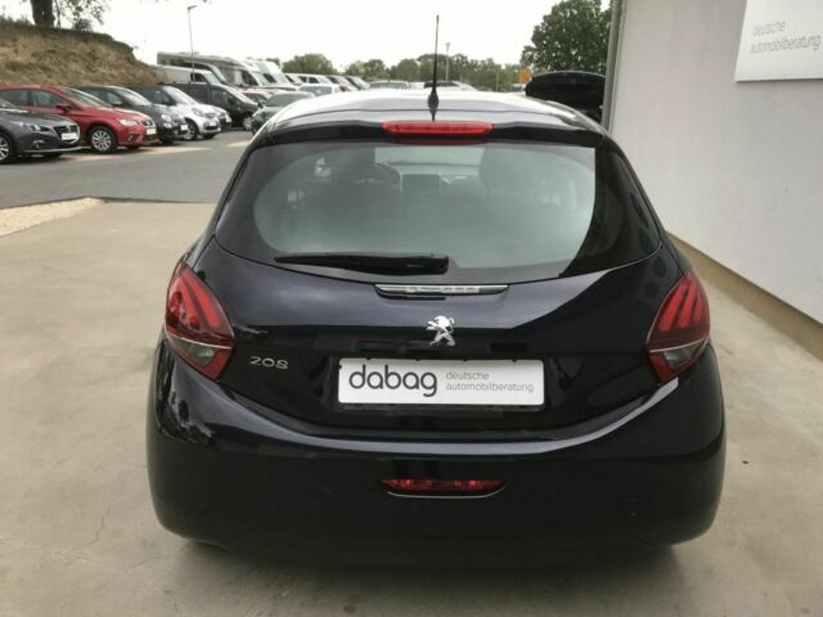 Peugeot 208 PureTech 110 Stop & Start EAT6 Signature