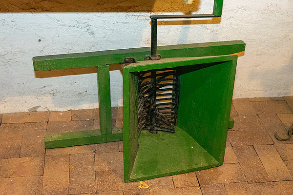 historische Kartoffelquetsche (ca. 1940er)