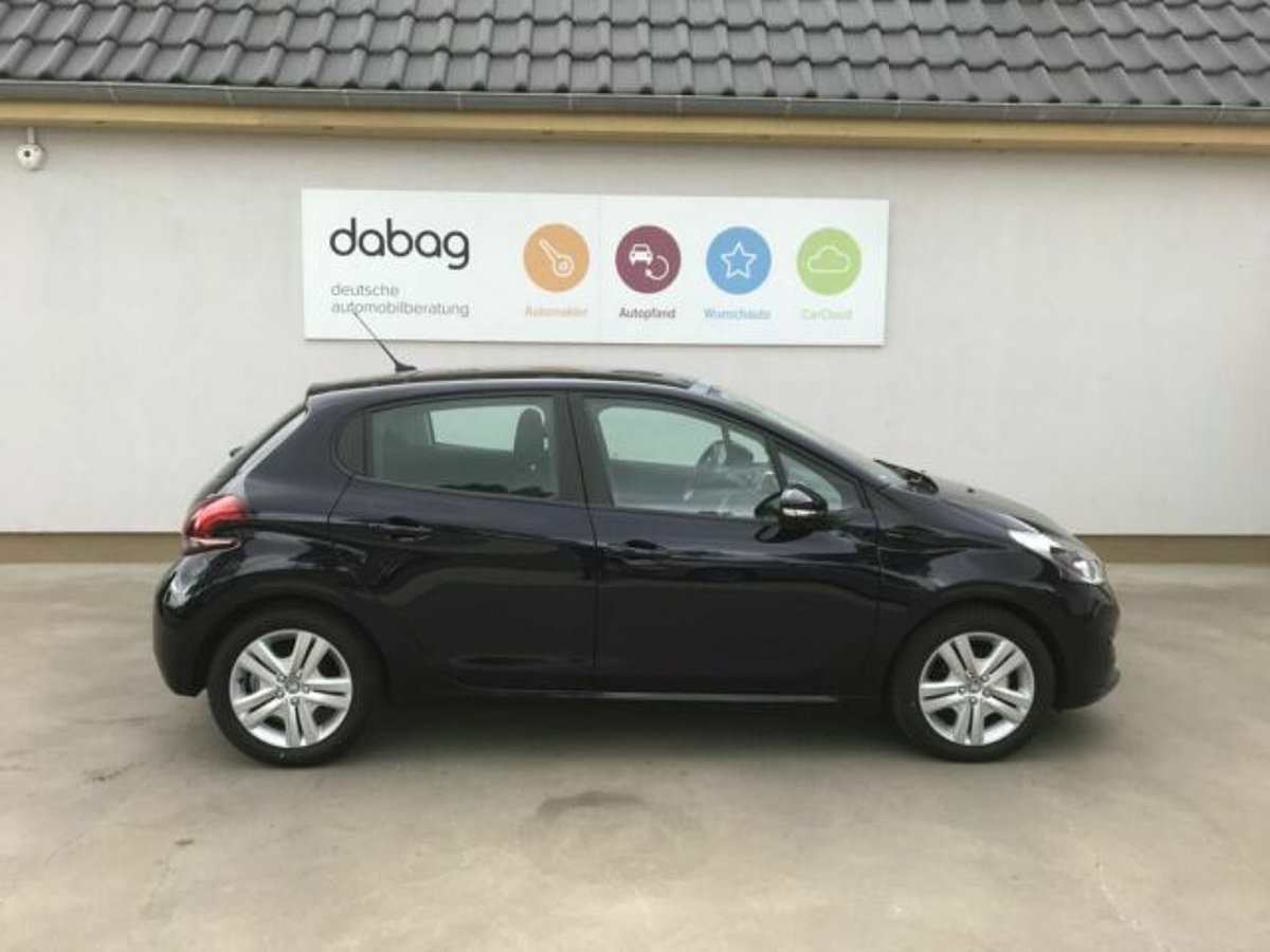 Peugeot 208 PureTech 110 Stop & Start EAT6 Signature