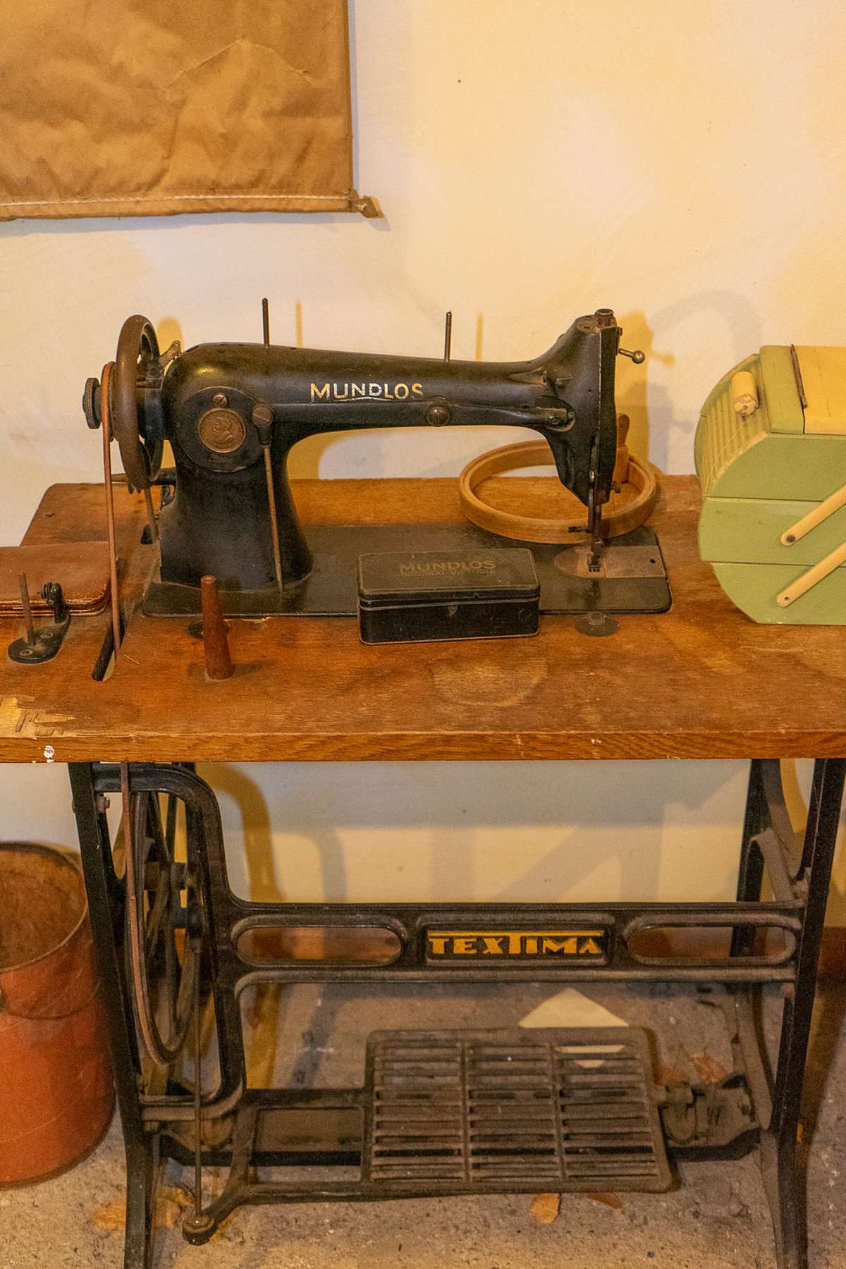 Mundlos Nähmaschine