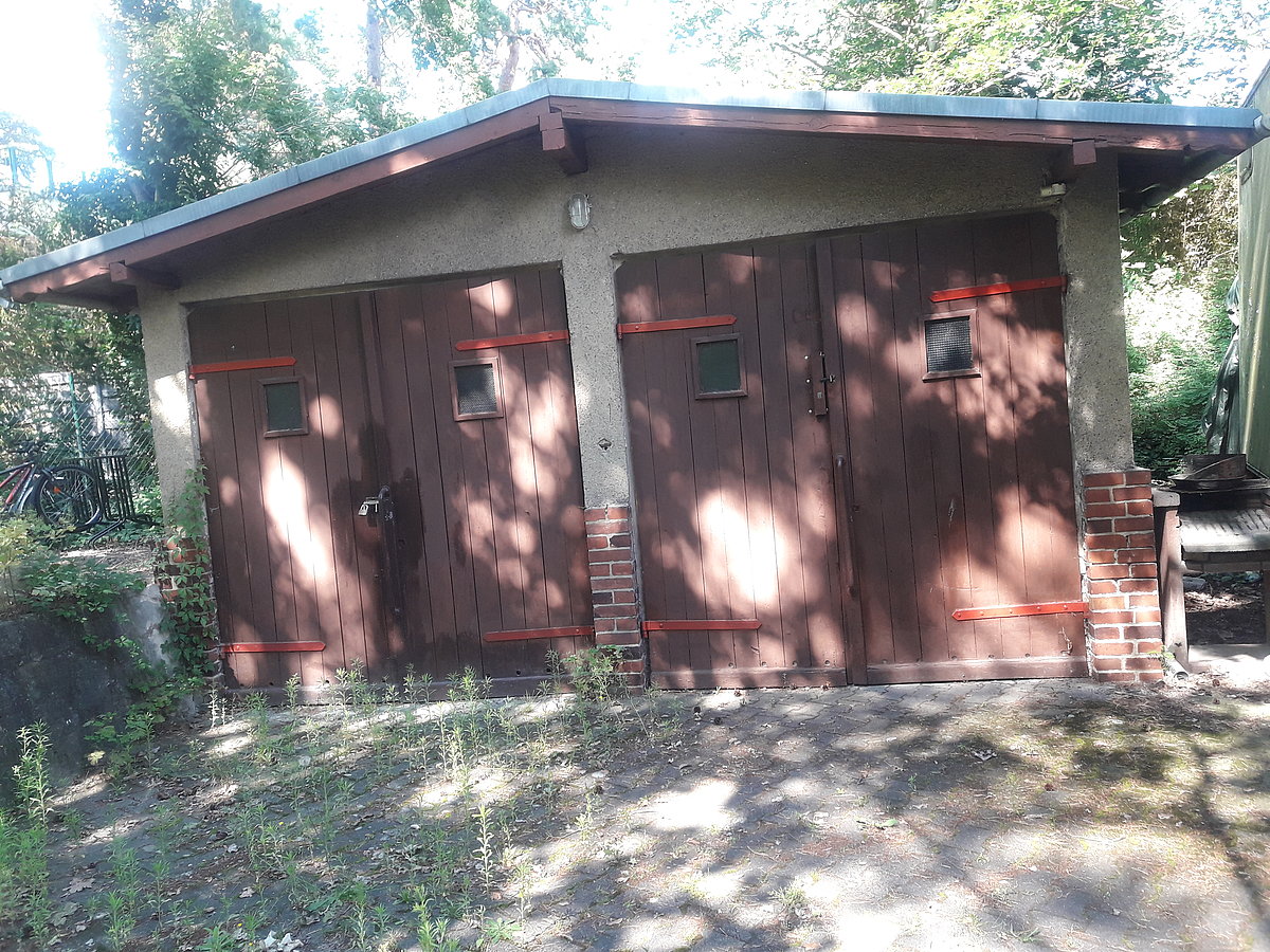 Doppelgarage von 1935 in Berliner Vorort