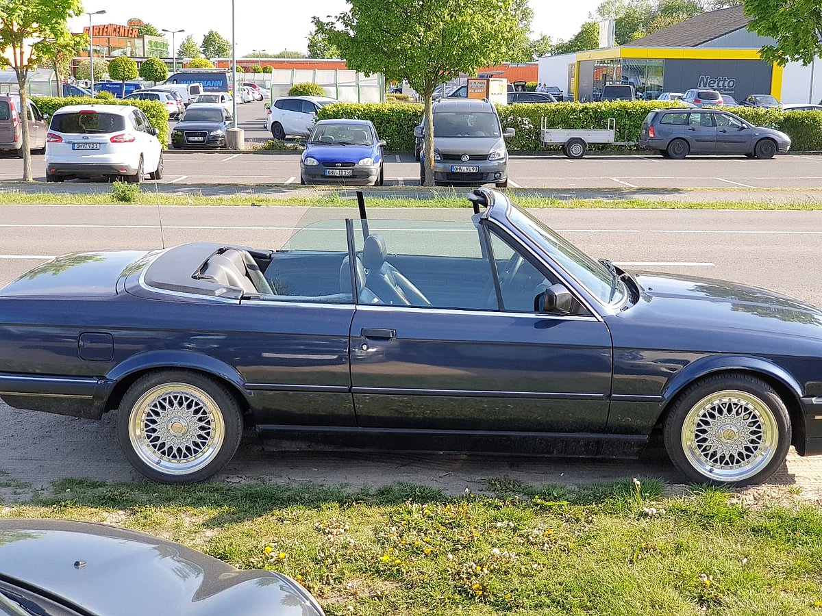 BMW 325 E30