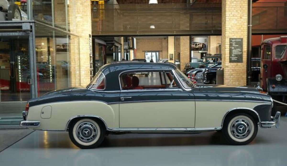Mercedes-Benz 220 S Coupé mit SD