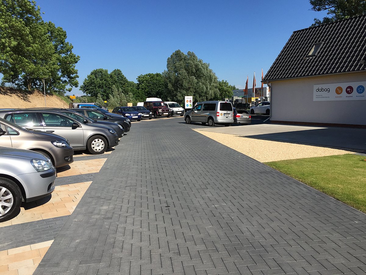 Autoplatz/Autohandel