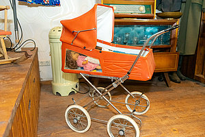 Puppenwagen DDR
