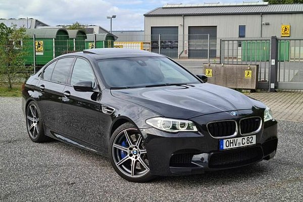 BMW M5 DKG Competition