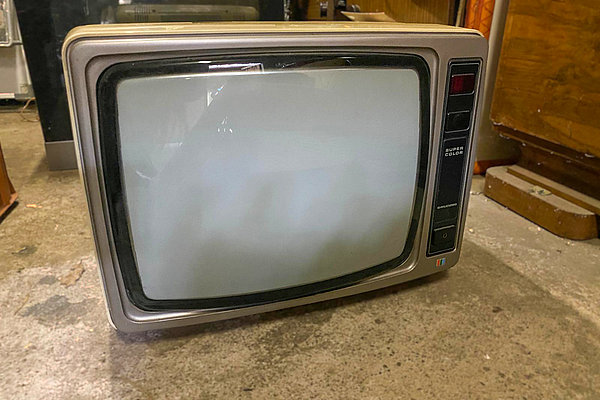 Grundig Fernseher Super Color 1830