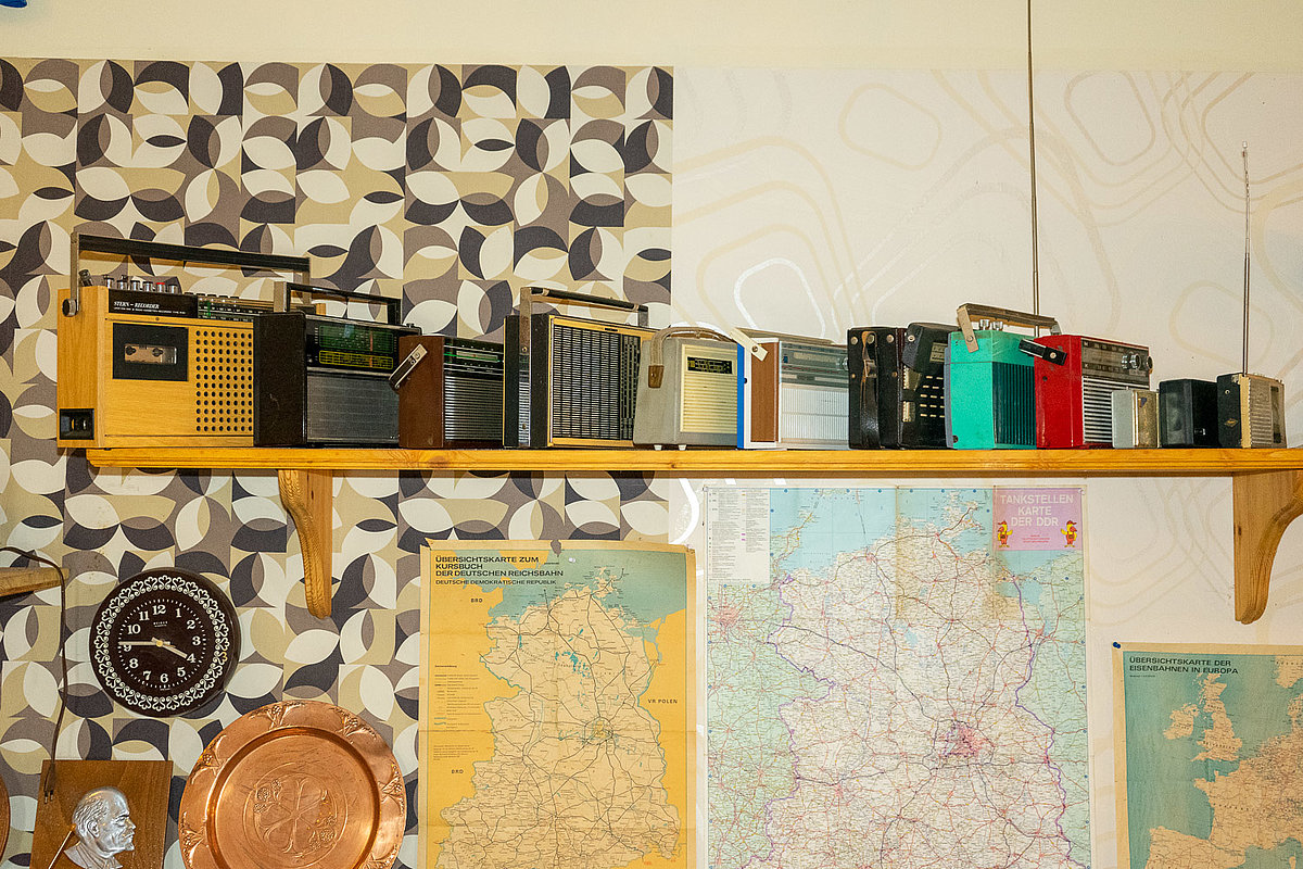 verschiedene Radios der DDR