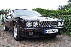 englisches Auto, Fast-Oldtimer, Jaguar XJ 81 Daimler Double Six
