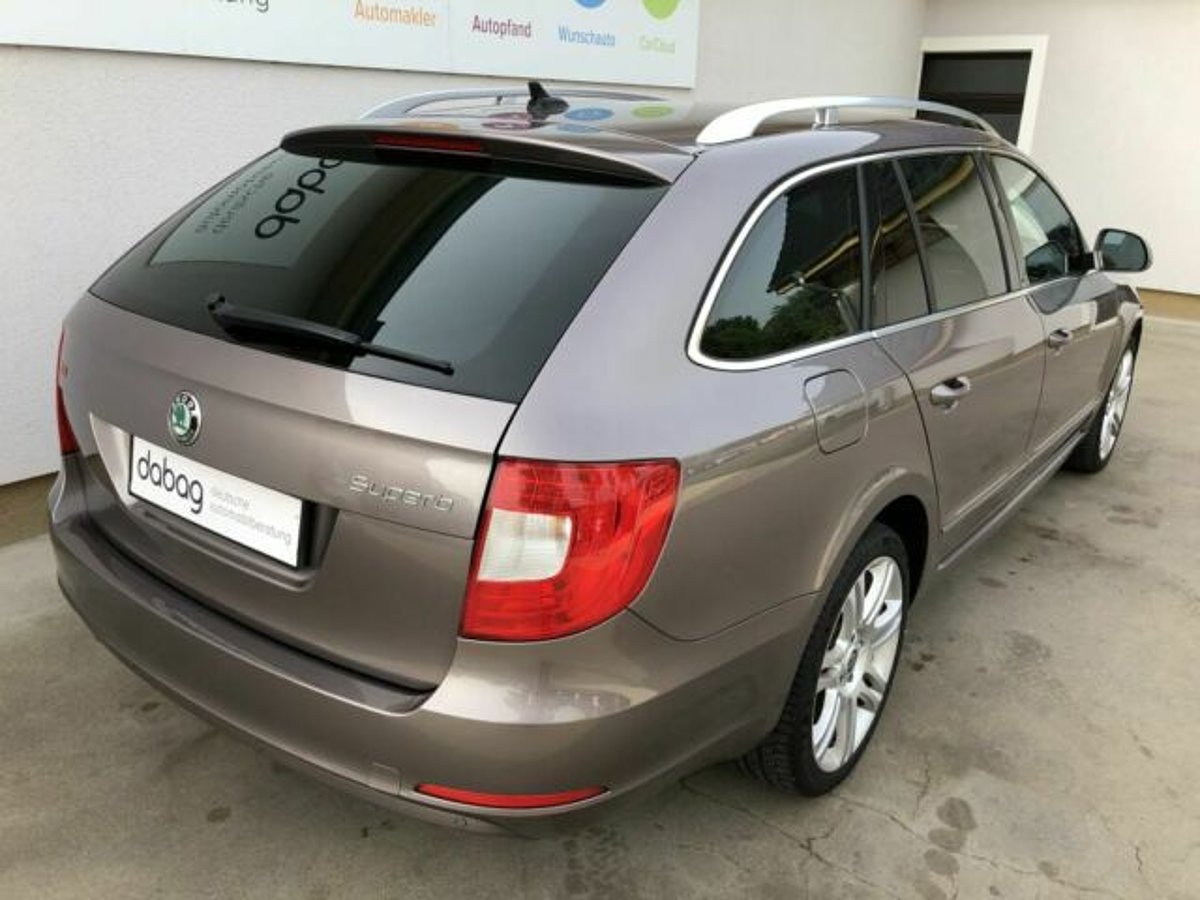 Skoda Superb Combi 2.0 TDI DSG Elegance